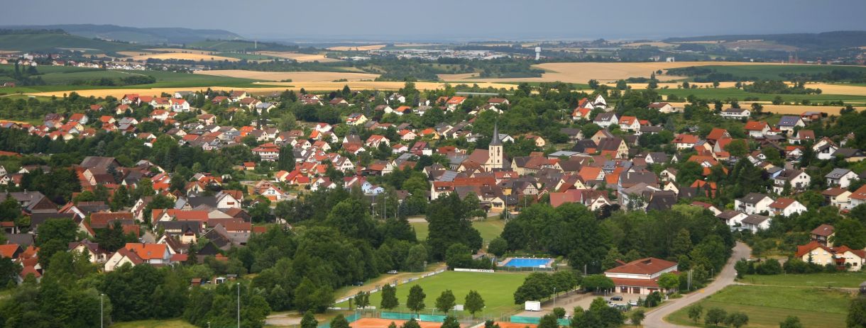 Gemeinde im Ländlichen Raum aus der Luftperspektive